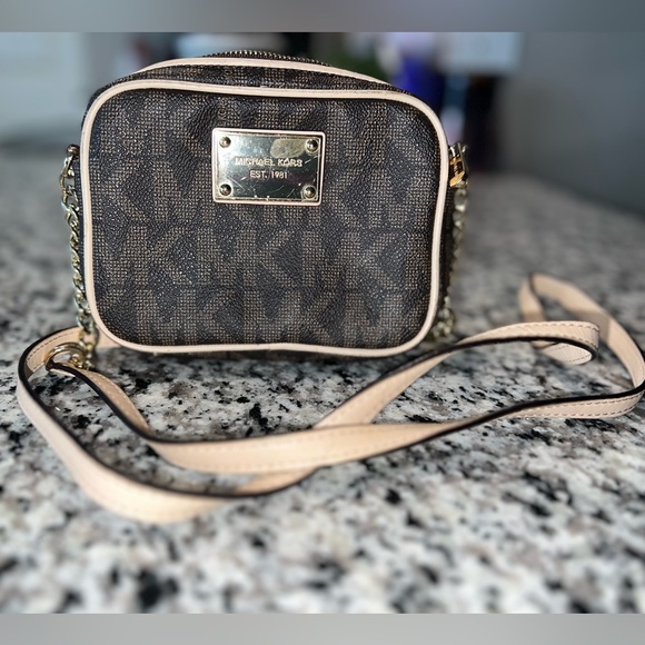 Michael Kors Signature Jet Set Leather Mini Chain Crossbody - Picture 6 of 6